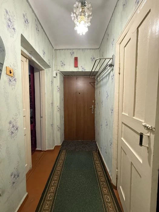 Продам 2к.кв в тихому центрі міста !