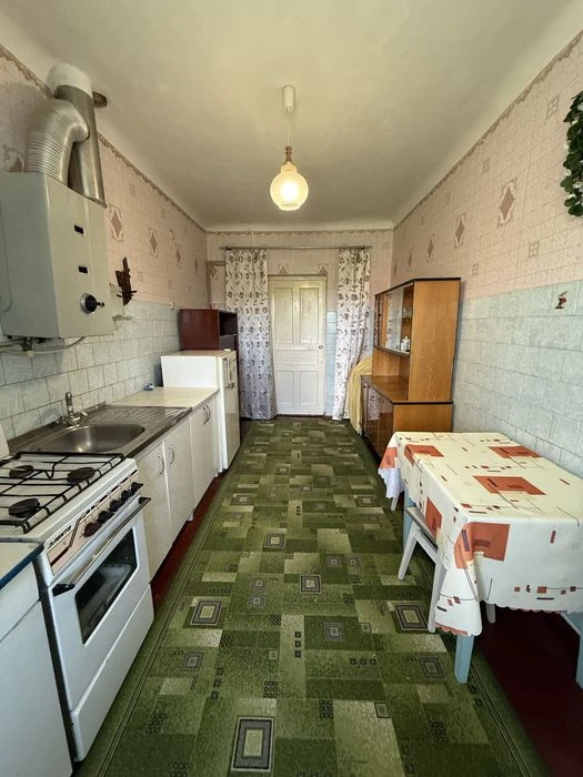 Продам 2к.кв в тихому центрі міста !