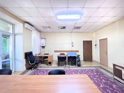 2 кім В ЦЕГЛІ з автономкою й ремонтом в ЦЕНТРІ (721155)