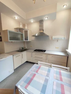 Продам уютную 3 комн. квартиру в новом доме из красного кирп.