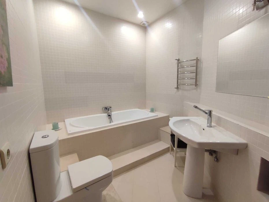 Продам уютную 3 комн. квартиру в новом доме из красного кирп.