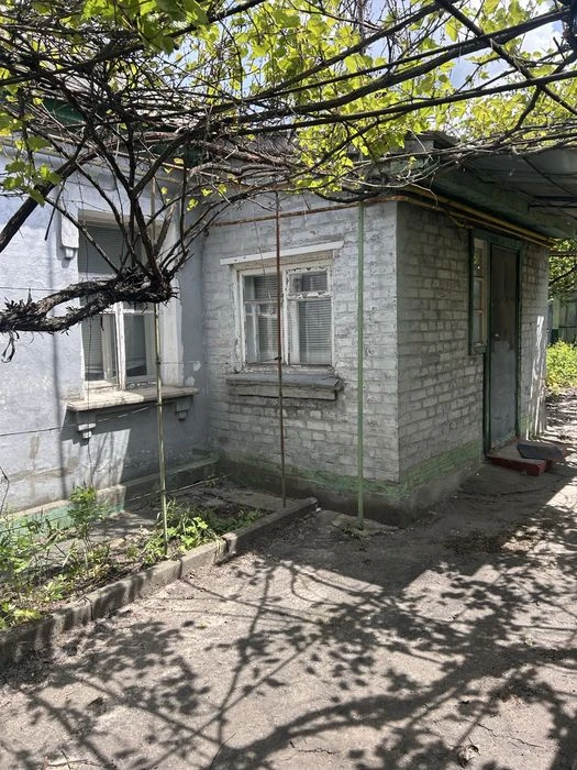 Половина  будинку +флігель з газом!!