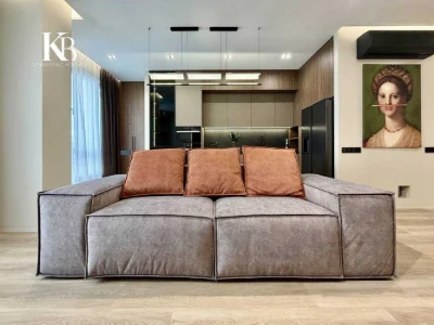 4-room apartment, Center, 90m2, premium renovation, 6 windows,
