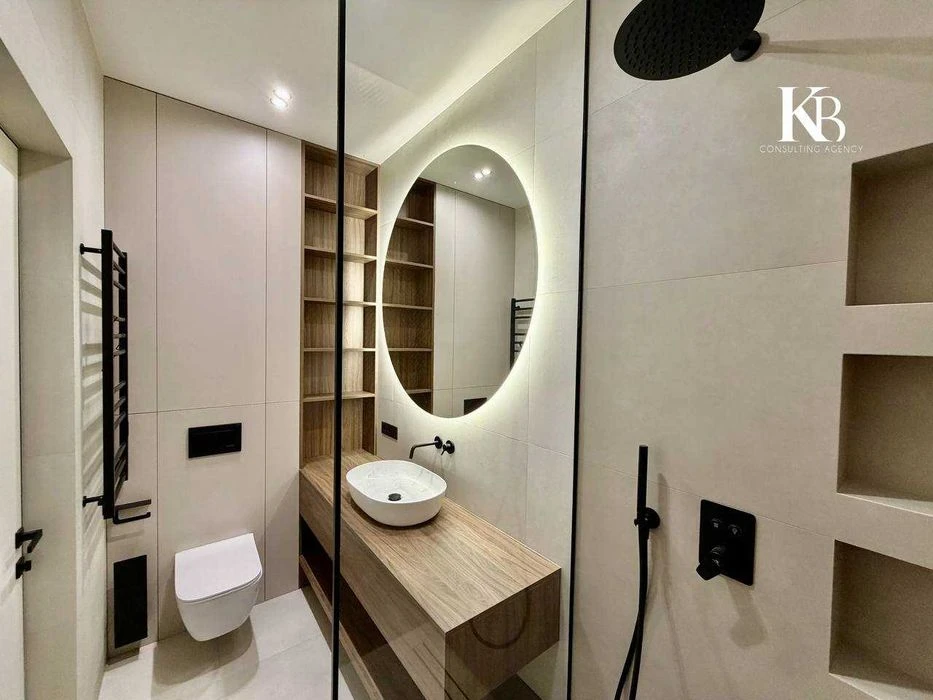4-room apartment, Center, 90m2, premium renovation, 6 windows,