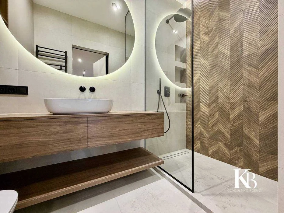 4-room apartment, Center, 90m2, premium renovation, 6 windows,