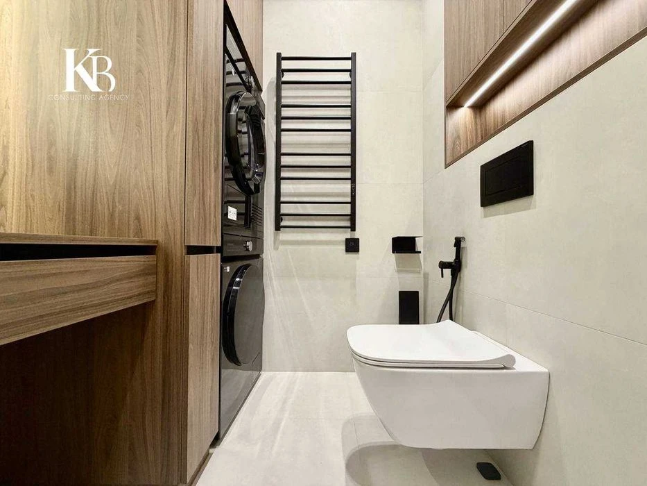 4-room apartment, Center, 90m2, premium renovation, 6 windows,