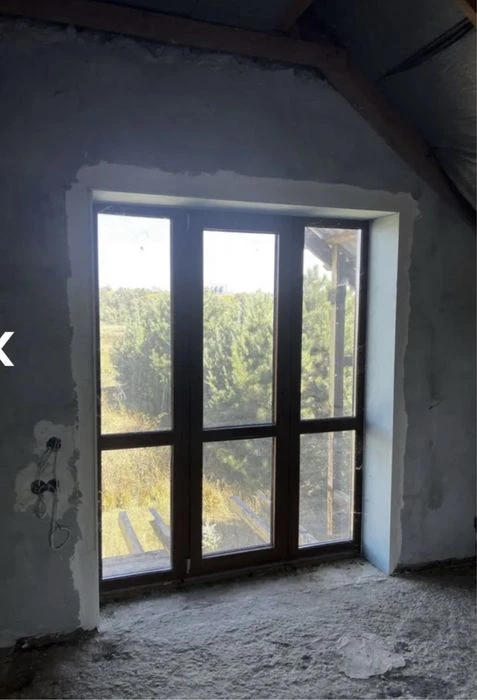 Прожаж 2х поверхового будинку з хорошою локацією .