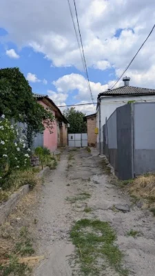 Продам частину будинку - червона лінія