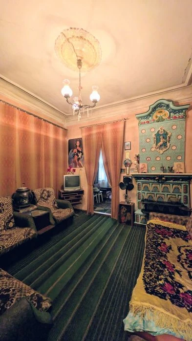 Продам частину будинку - червона лінія