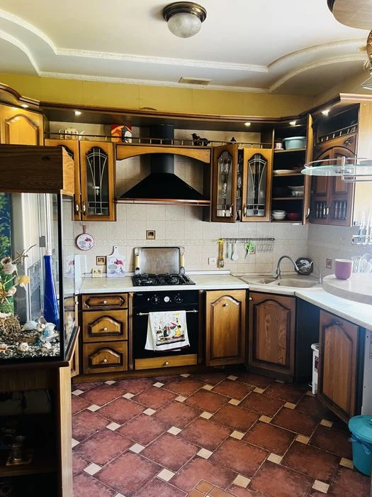 Продається будинок у гарному районі, Лелеківка