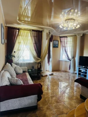 Продається будинок у гарному районі, Лелеківка