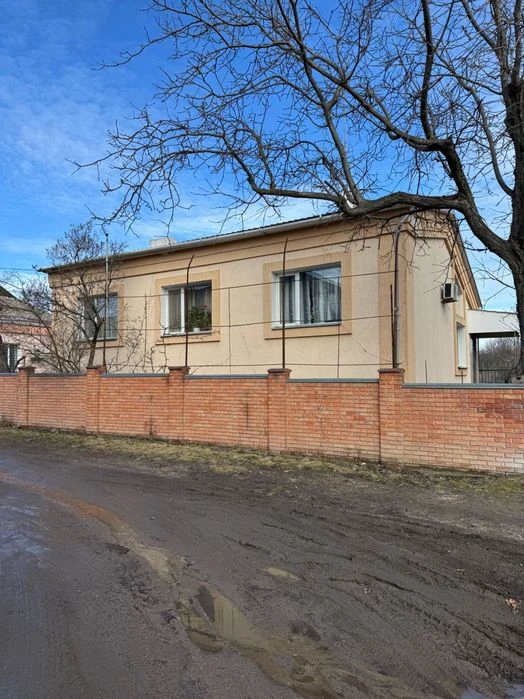 Продається затишний будинок у районі вул. Полтавська