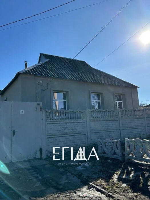 Продаж окремого будинку