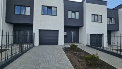 Продам таунхаус район Лісопаркової