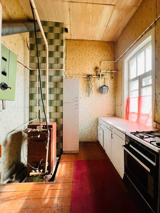 Велика частина будинку в Центрі міста 94,5 м.кв. під житло а