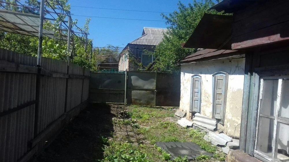 Продам півбудинку окремий двір Арнаутово