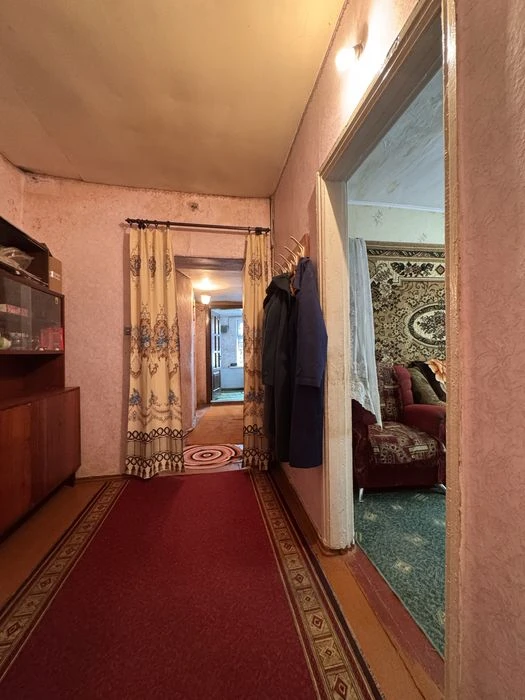 Продаж півбудинку з окремим  подвір'ям . м. Кропивницький  Л