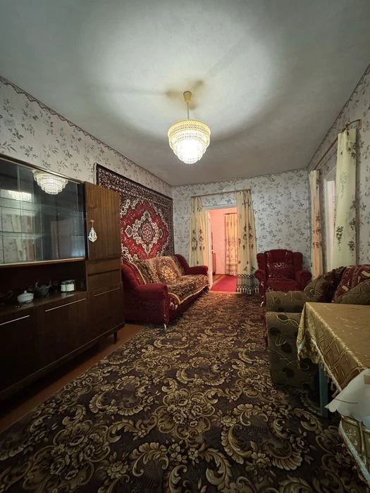 Продаж півбудинку з окремим  подвір'ям . м. Кропивницький  Л