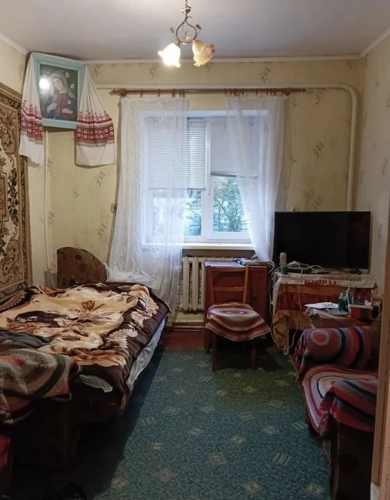 Продам полвину будинку. Р-н  Лелеківка. Окремий двір