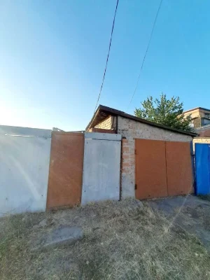 Продам будинок під реконструкцію та з/д по вул.Кропивницьког