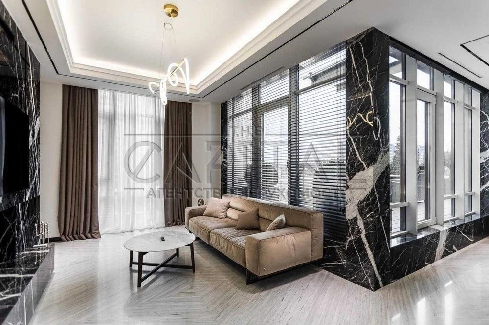 Sale of 2-room/82m2 residential complex "Bulvar Fontanov" with renovation/terrace/ul.