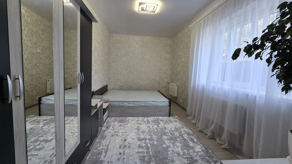 Продаж унікального окремого будинку на приватизованій ділянц