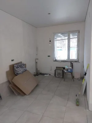 Продам новобудову на Комарова
