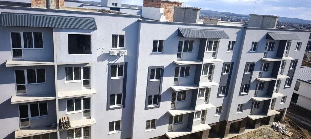 Продається двокімнатна  новобудова Спортивна