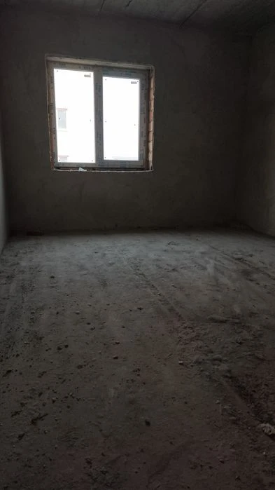 Продається двокімнатна  новобудова Спортивна