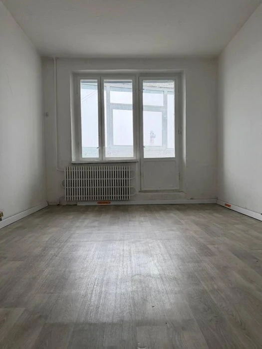 Продам 2- кімнатну квартиру біля метро