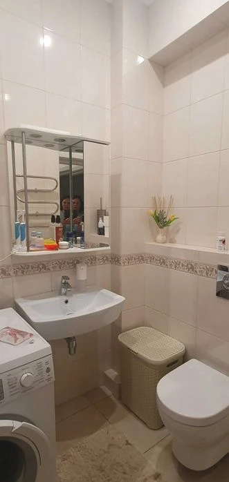 Центр Продам трехкомнатную квартиру в новом кирпичном доме