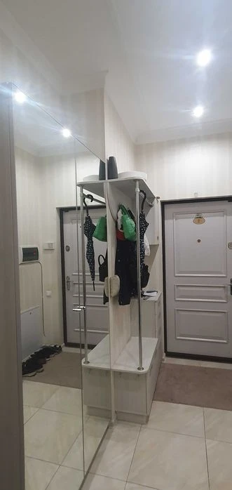 Центр Продам трехкомнатную квартиру в новом кирпичном доме
