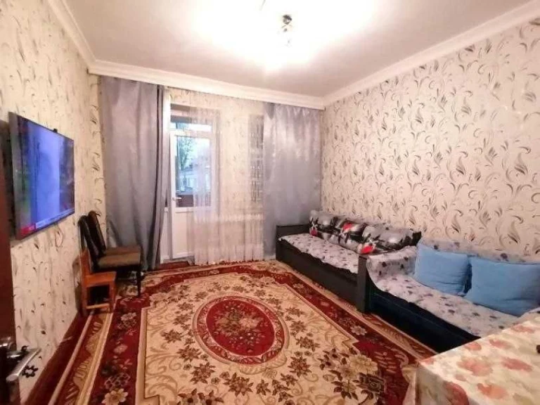 2-bedroom apartment with renovation near metro station!