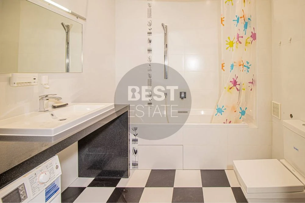 Продам 3 кімнатну квартиру, МКДУ, пр. Науки, 77