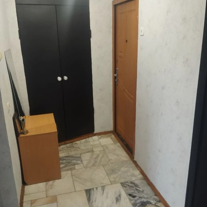 Продам 1-комнатную квартиру по Валентиновской 27