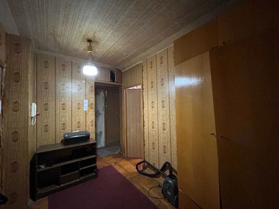 Продам 2-х к. кв. Героев Труда (Нескорених) , 33. Метро Геро
