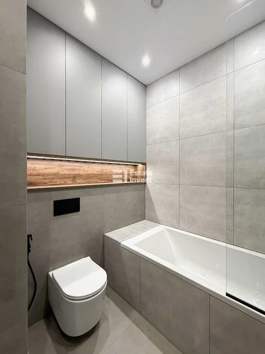 Продам 2 к. квартиру на вул. Професора Отамановського, 4, ЖК