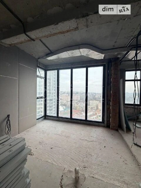 Sale of 4-room apartment 212 sq. m. on Andriy Verkhoglyada St. 11 •