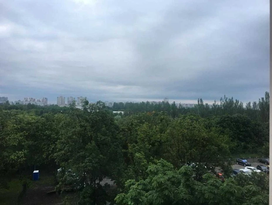 Квартиру велику 1кім. 36м.кв. продам Салтівка район парка Пе