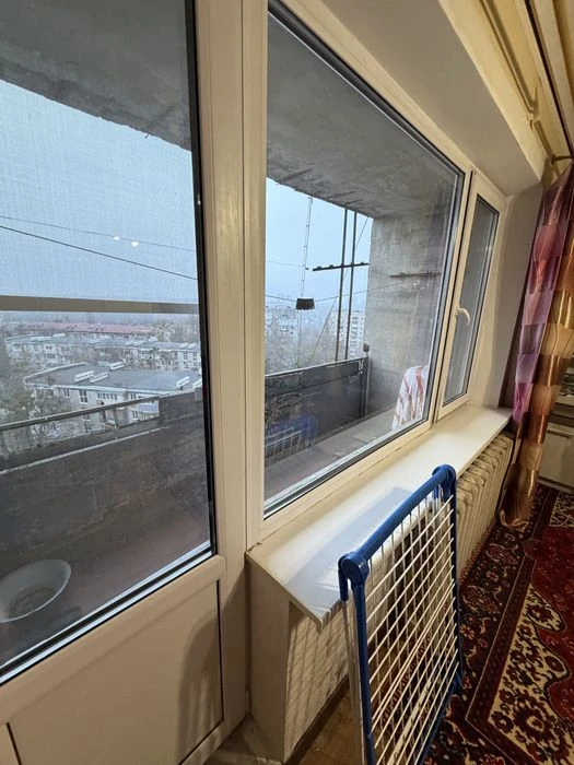 Продам 2 кімнатну квартиру, 70м2, пров. 23 серпня, 10