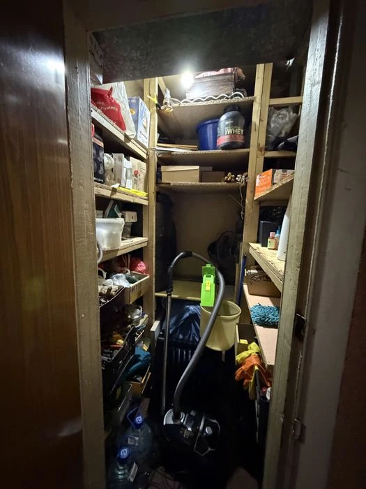 Продам 2 кімнатну квартиру, 70м2, пров. 23 серпня, 10