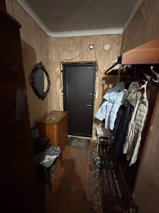 Продам 2 кімнатну квартиру, 70м2, пров. 23 серпня, 10