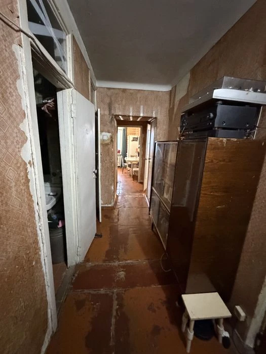 Продам 2 кімнатну квартиру, 70м2, пров. 23 серпня, 10