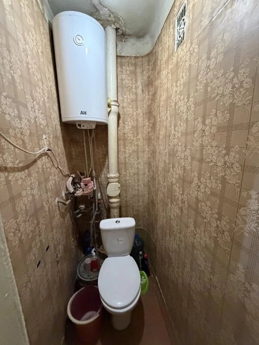 Продам 2 кімнатну квартиру, 70м2, пров. 23 серпня, 10