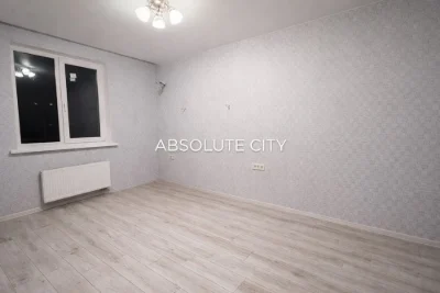 Велика квартира 38 м² з ремонтом | Середній поверх, готова д