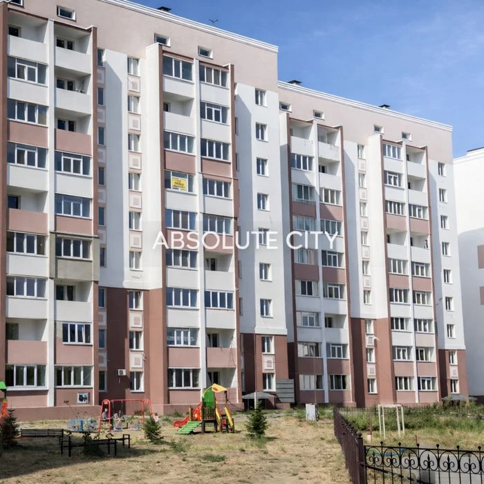 Велика квартира 38 м² з ремонтом | Середній поверх, готова д