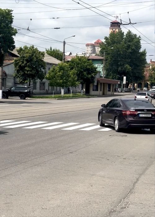 Продам 2 кв.  с автономным отопление , бул . Гончаровский 5