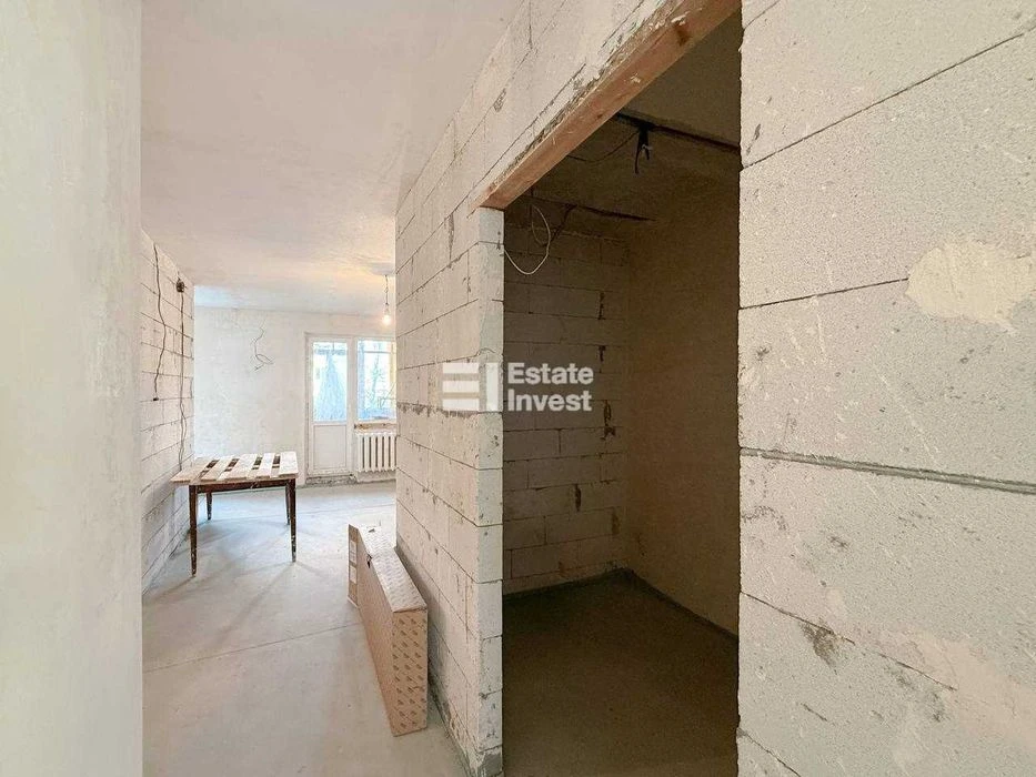 Продам 2 кімн. квартиру на вул. Дерев’янка, 18.
