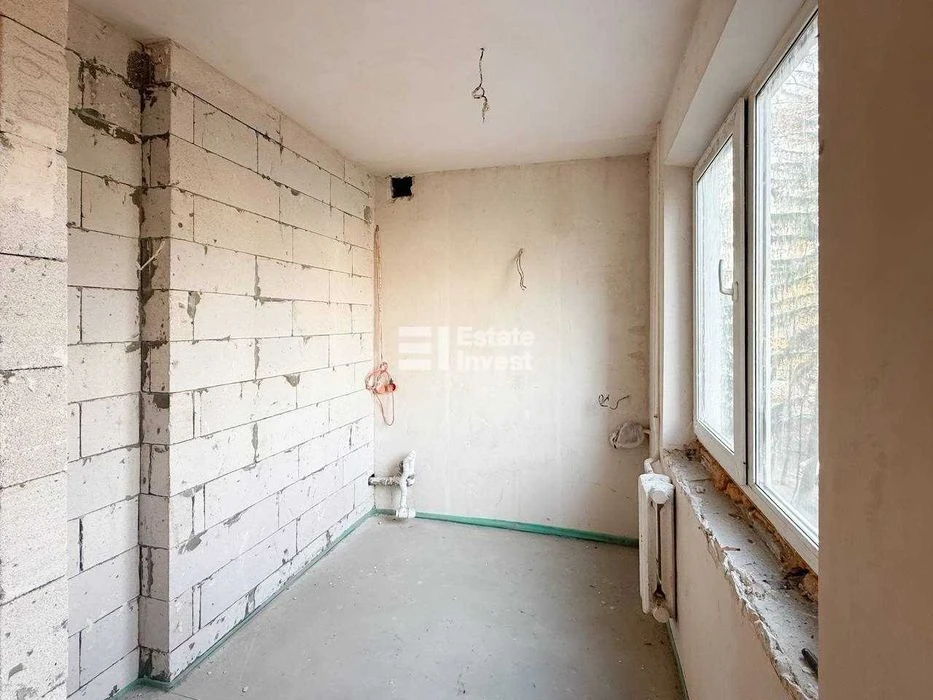 Продам 2 кімн. квартиру на вул. Дерев’янка, 18.