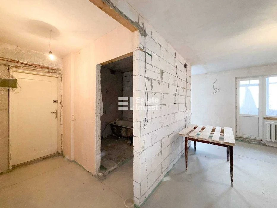 Продам 2 кімн. квартиру на вул. Дерев’янка, 18.